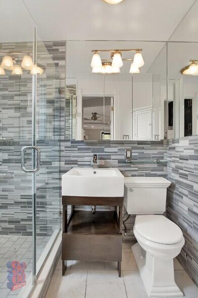 Building Photo - 52 Barrow St