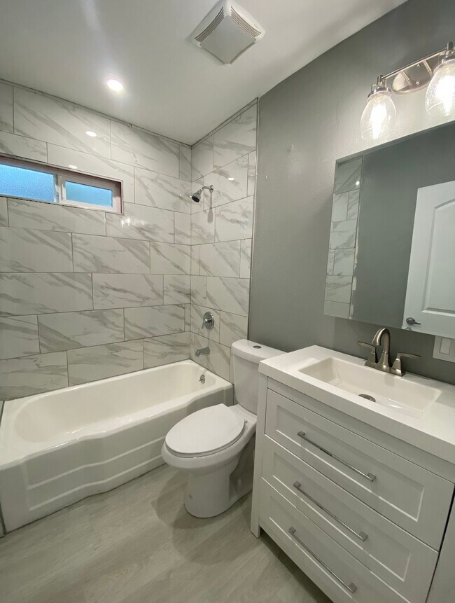 Bathroom - 520 W Almond St