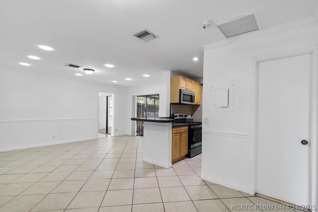 Building Photo - 7 Crossings Cir