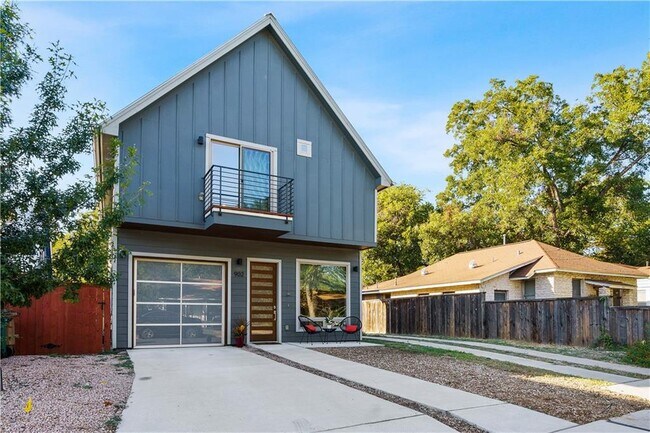 Primary Photo - 815 Brazos St