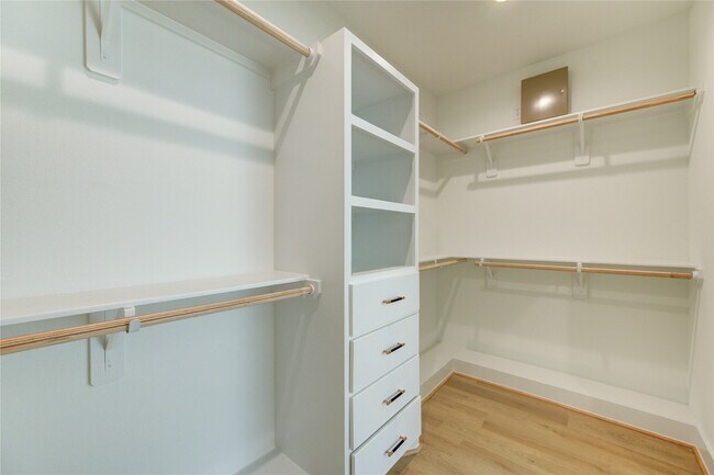 Building Photo - 4039 Buck St