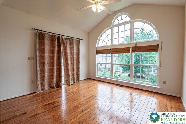 Building Photo - 5811 Fresh Meadow Dr