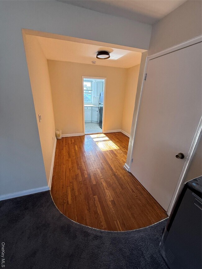 Building Photo - 194-20 39th Ave