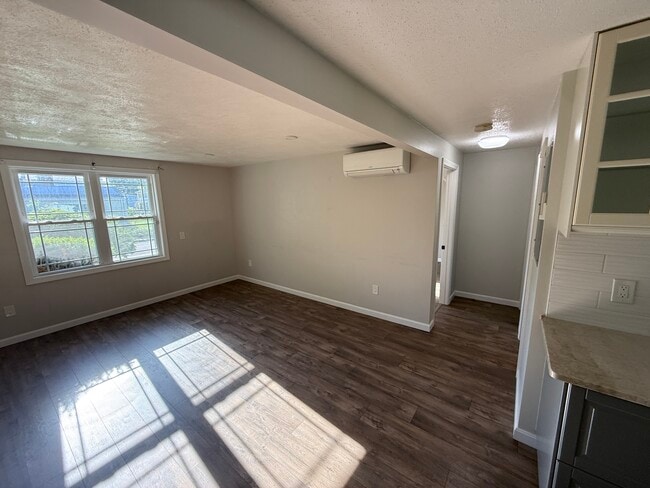 Building Photo - James Apt