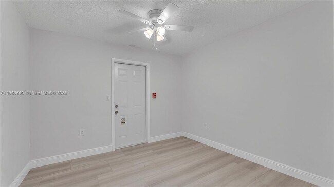 Building Photo - 4651 NW 23rd Ct