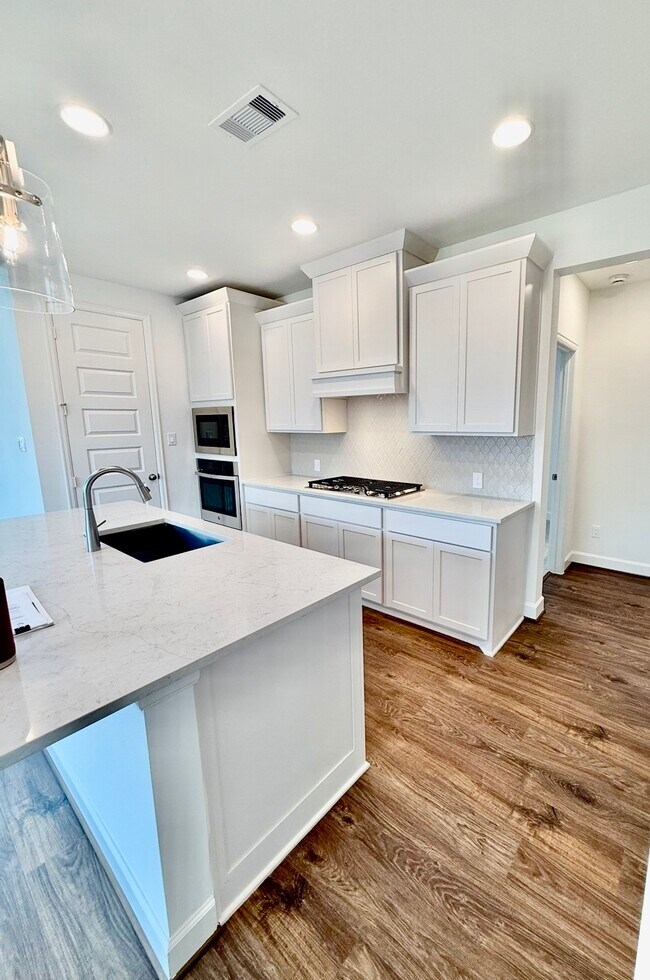 Building Photo - 30959 Radke Ests Dr