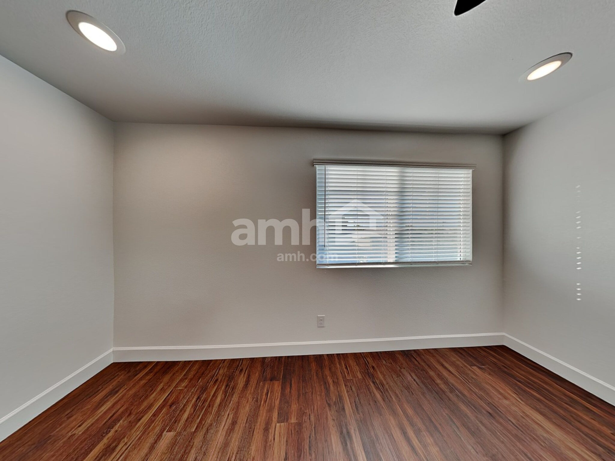 Building Photo - 6621 S 42nd Ln