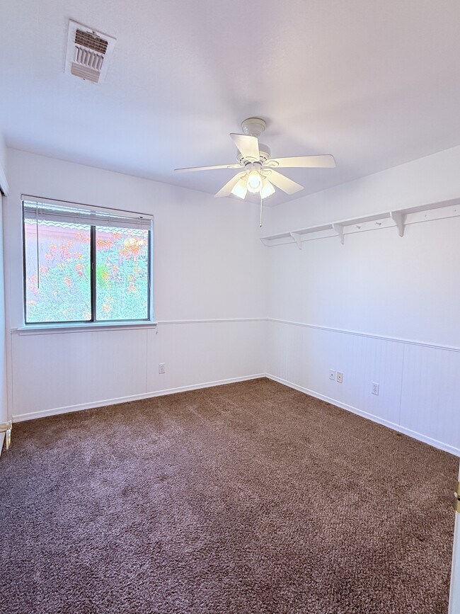 Building Photo - 8010 N Siskiyou Dr
