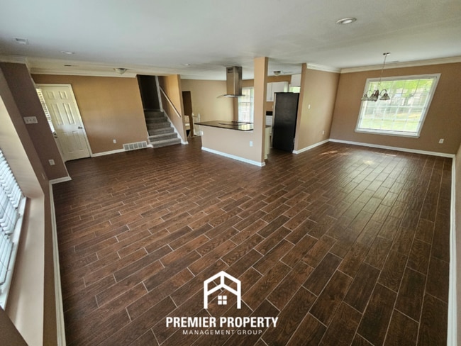 Building Photo - 2116 Rolling Valley Dr