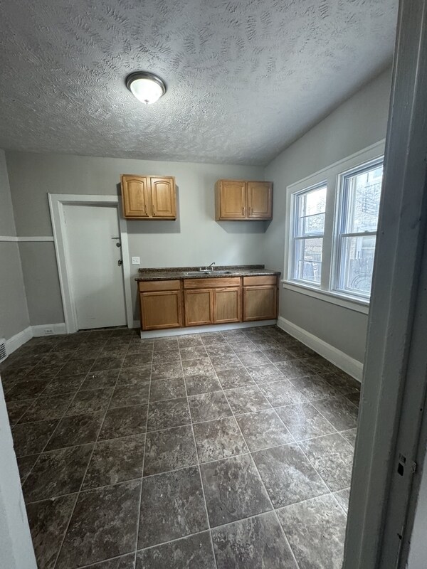 Building Photo - 4056 E 136th St