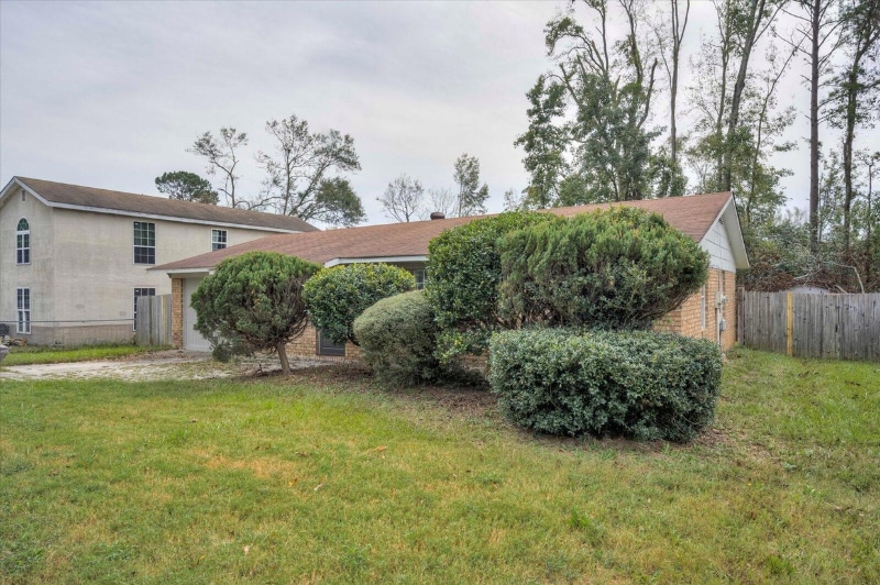 Building Photo - 2922 Dahlia Dr