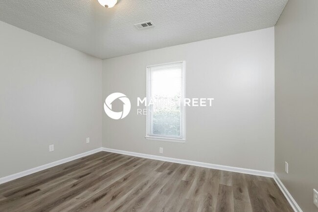 Building Photo - 3 Bedroom Pet-Friendly Home in GREENSBORO,...