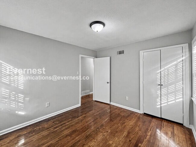 Building Photo - 3484 Naylor Dr