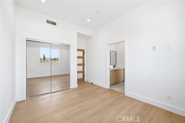 Building Photo - 6554 Balboa Blvd