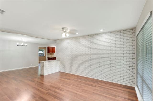 Building Photo - 821 Wisteria Way