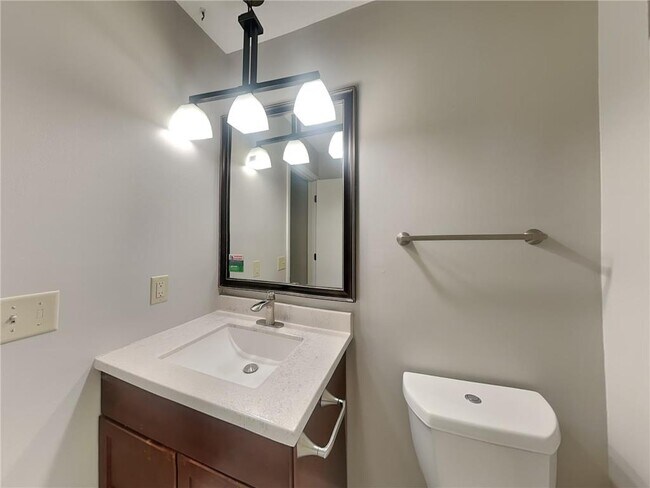 Building Photo - 8525 Ivywood Ave S