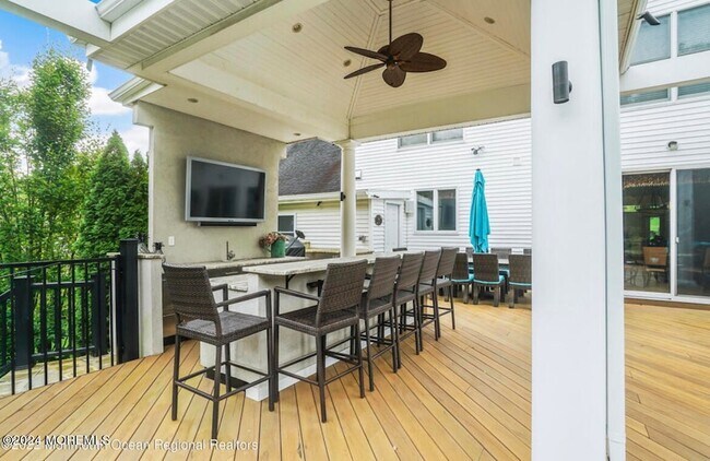 Building Photo - 29 Northwoods Rd