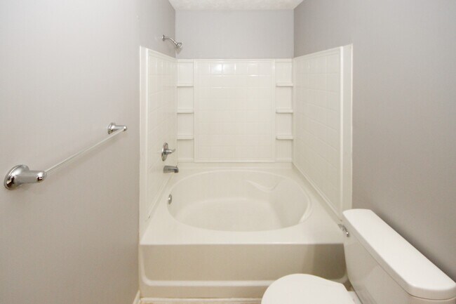 Building Photo - 5689 Strathmoor Manor Cir