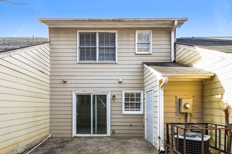 Building Photo - 1651 Winchester Way SE