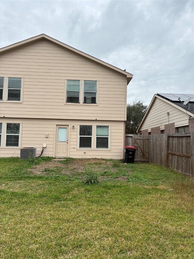 Building Photo - 9126 Kendale Dr