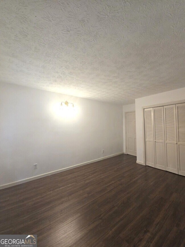 Building Photo - 2821 Meadowlark Trail NW