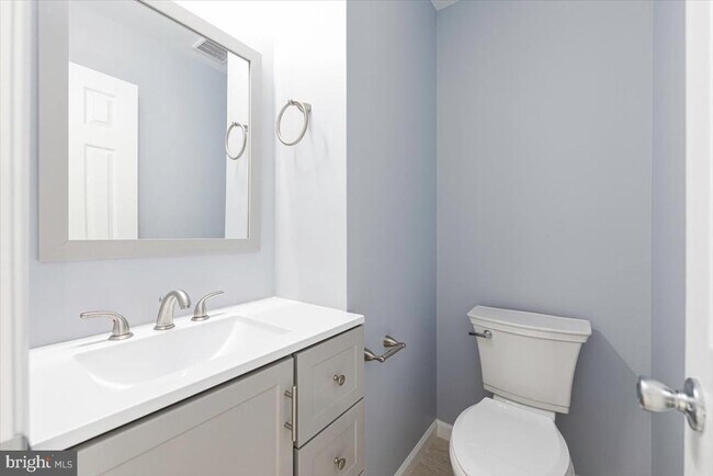 Building Photo - 12304 Woodlawn Ct