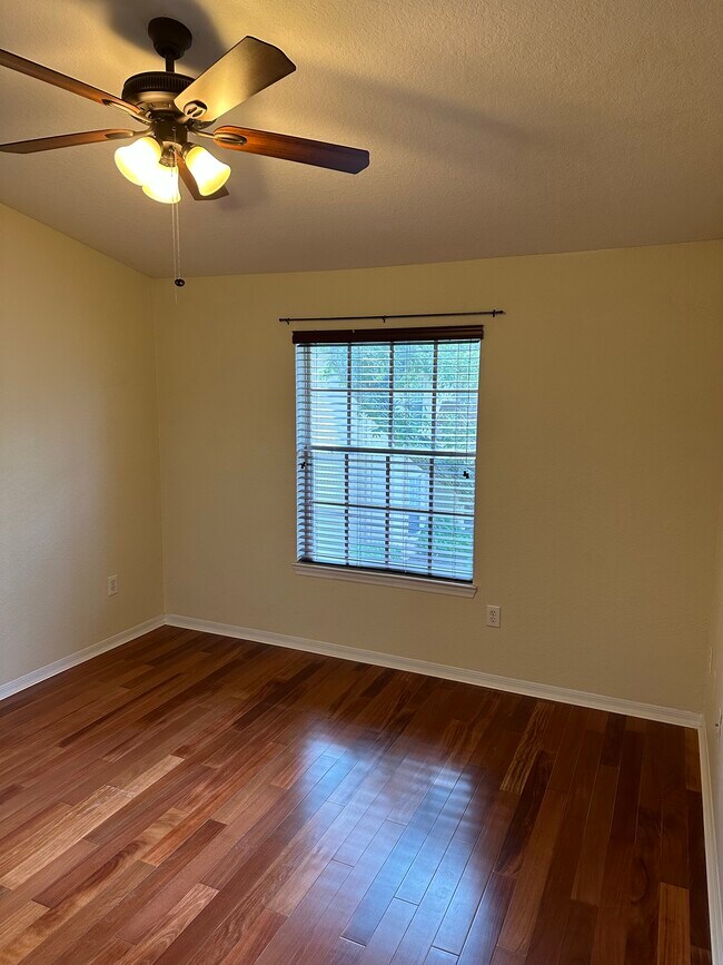 Building Photo - 862 Grand Regency Pointe