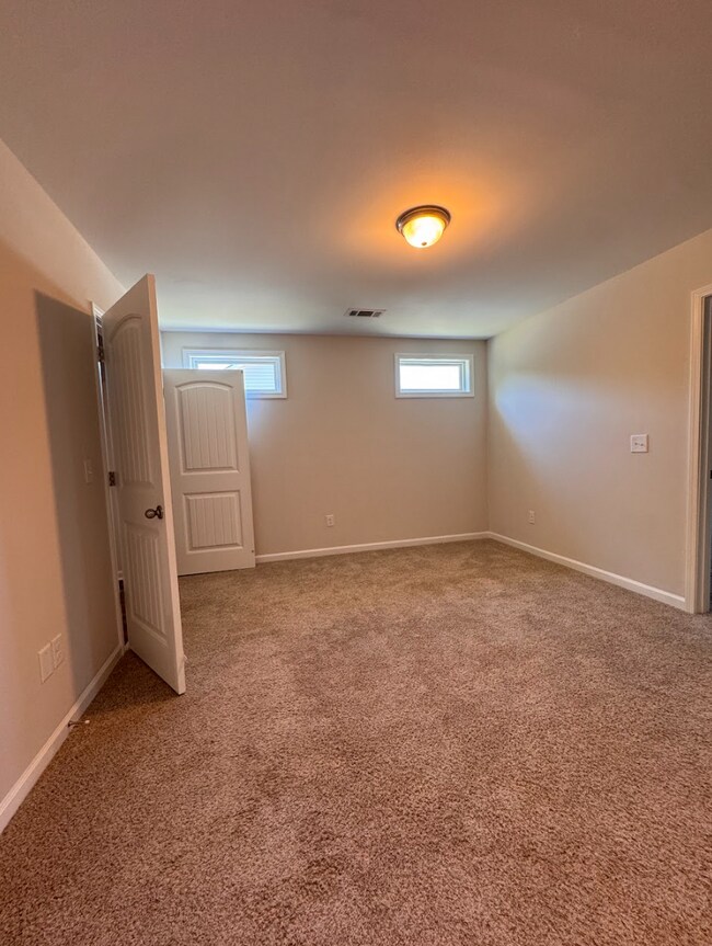 Building Photo - 320 Alameda Ln