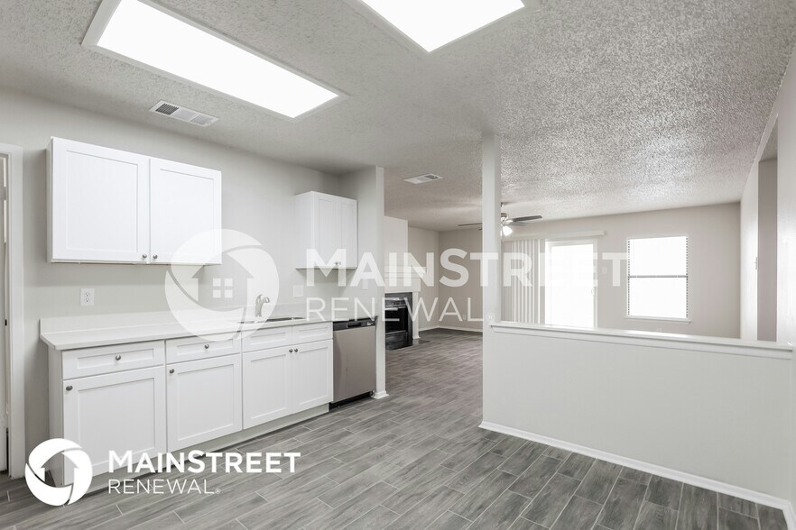Building Photo - 6839 Flaming Ridge Dr
