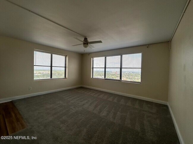 Building Photo - 311 W Ashley St