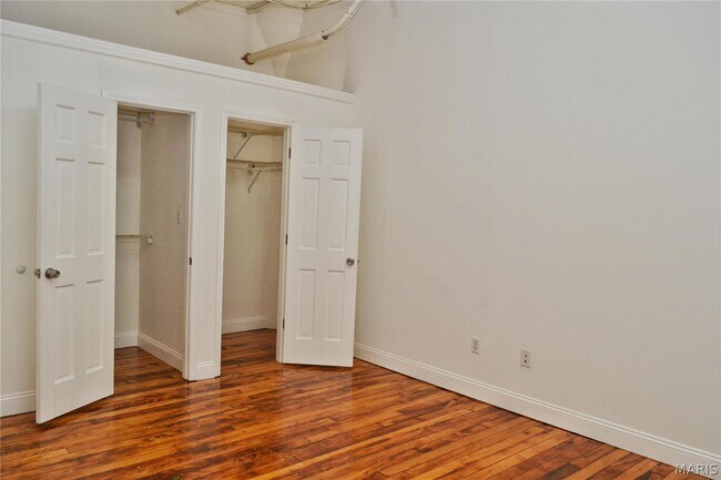 Building Photo - 705 Washington Dr