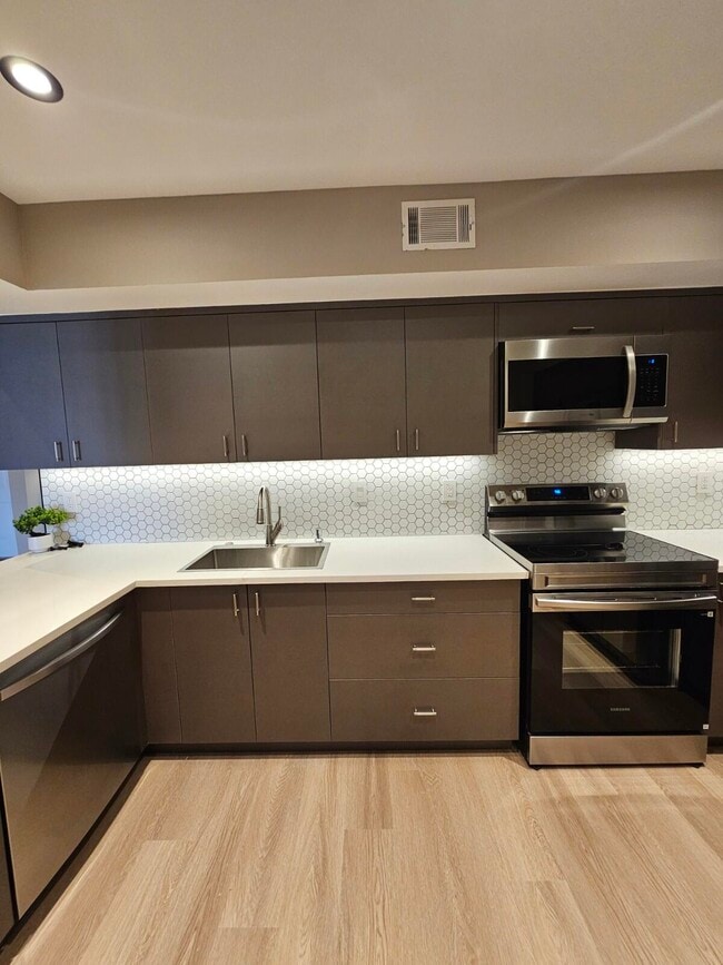 Building Photo - 3190 Leewood Terrace