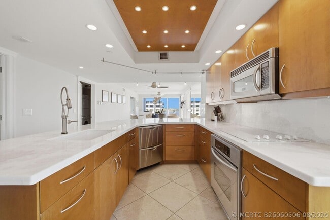 Building Photo - 3901 S Flagler Dr
