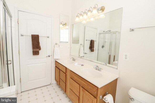 Building Photo - 12180 Abington Hall Pl
