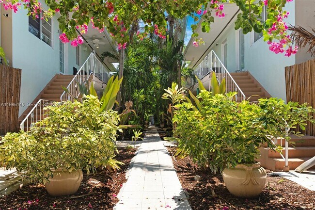 Building Photo - 1117 Meridian Ave