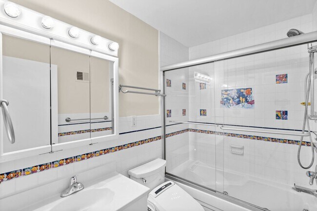 Building Photo - 4 Bed 3 Bath - Bethesda Single Family Home - Move In Ready