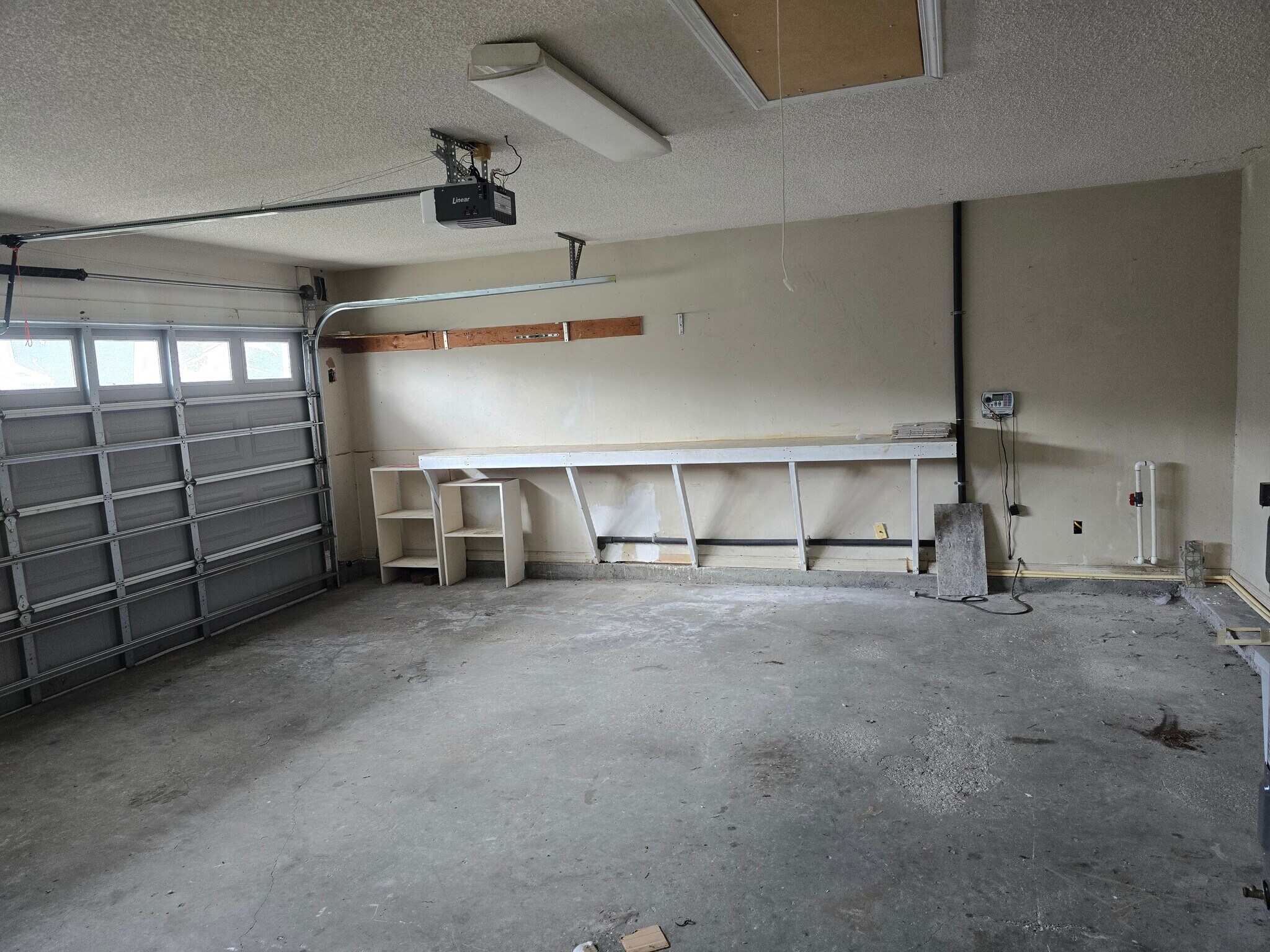 2 car Garage - 2169 Saint Martins Dr W