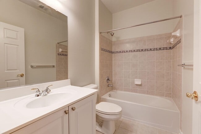 Building Photo - 2705 Mae Wade Ave