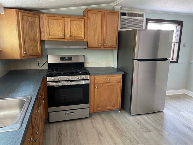 Building Photo - 29 Freeman St