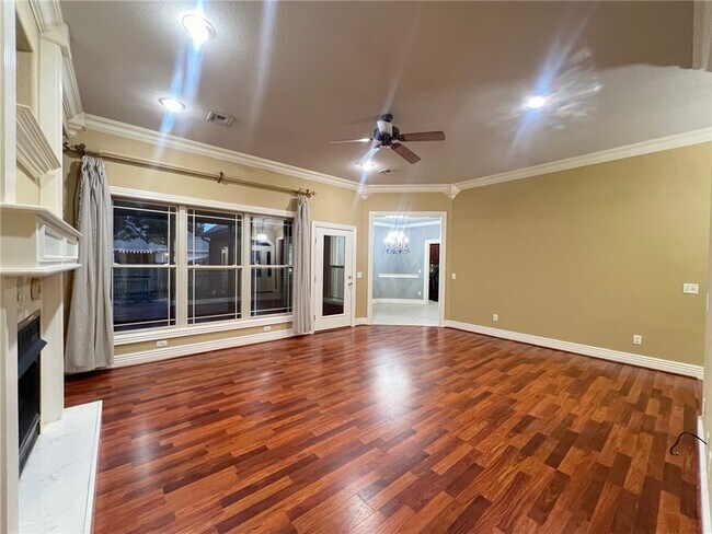 Building Photo - 6517 Tall Oaks Loop S