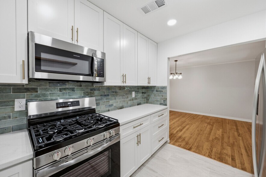 Building Photo - 1206 Bandera Ln