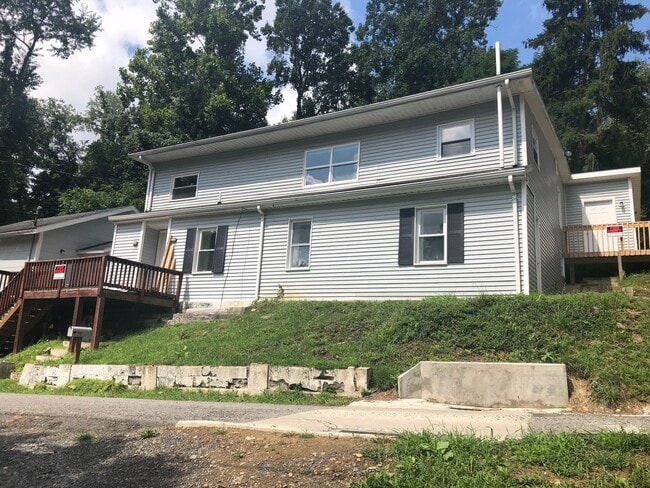 Building Photo - 8 Braddock St