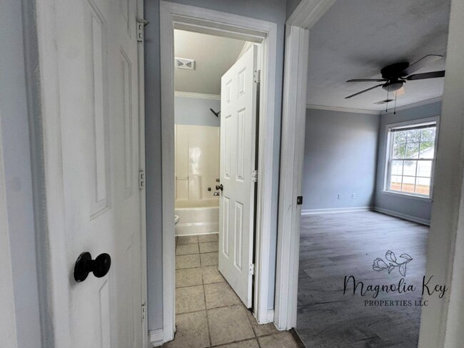 Building Photo - 4850 Southgate Pkwy