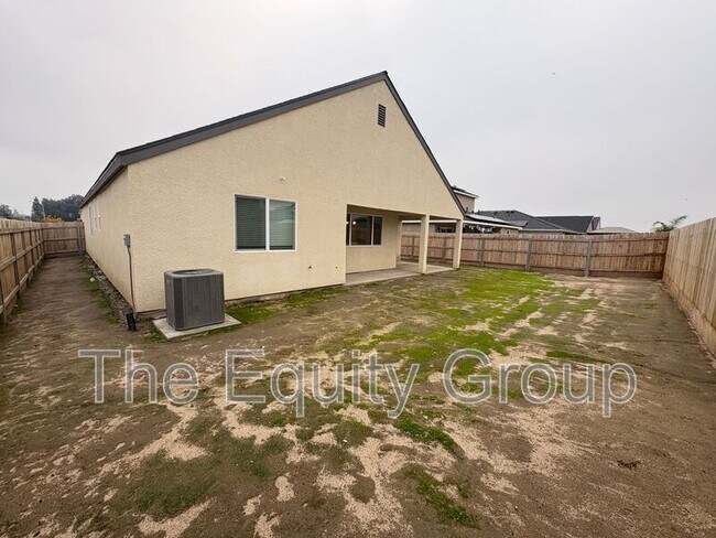 Building Photo - 1946 E School Ave