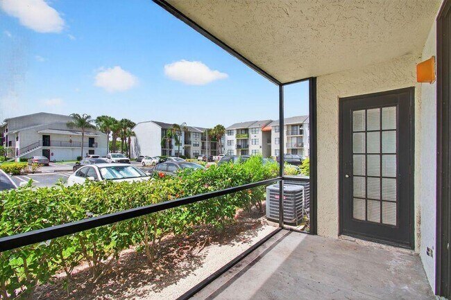 Building Photo - 752 Executive Center Dr