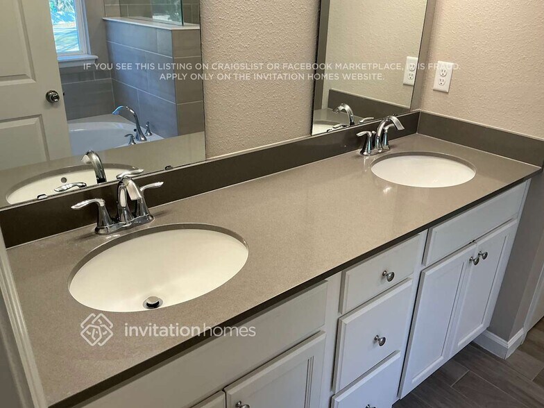 Building Photo - 2553 Laylas Wy