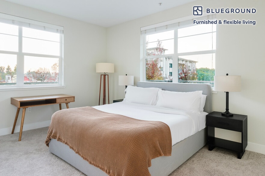 Building Photo - 3888 Artist Walk Common