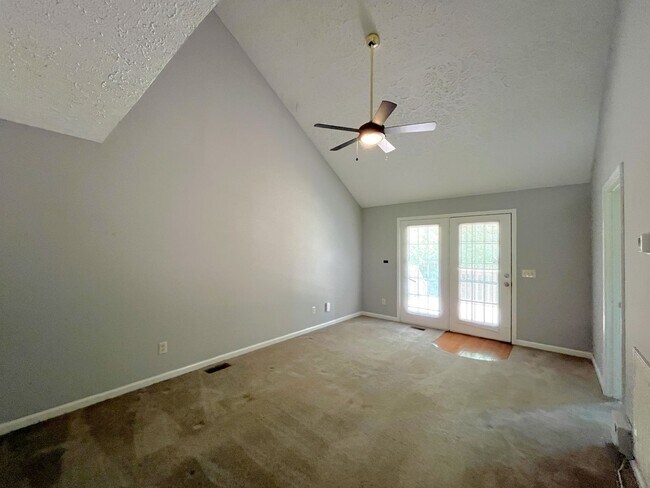 Building Photo - Excellent 3 Bedroom 2 Bath Home in West Nashville!