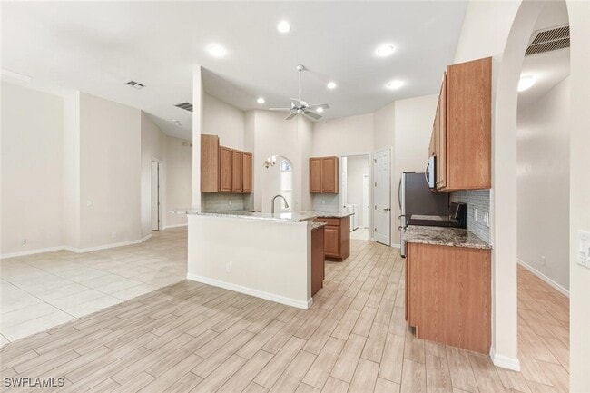 Building Photo - 366 Burnt Pine Dr