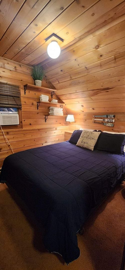 Building Photo - Furnished 2 bedroom with lake access-Avail...